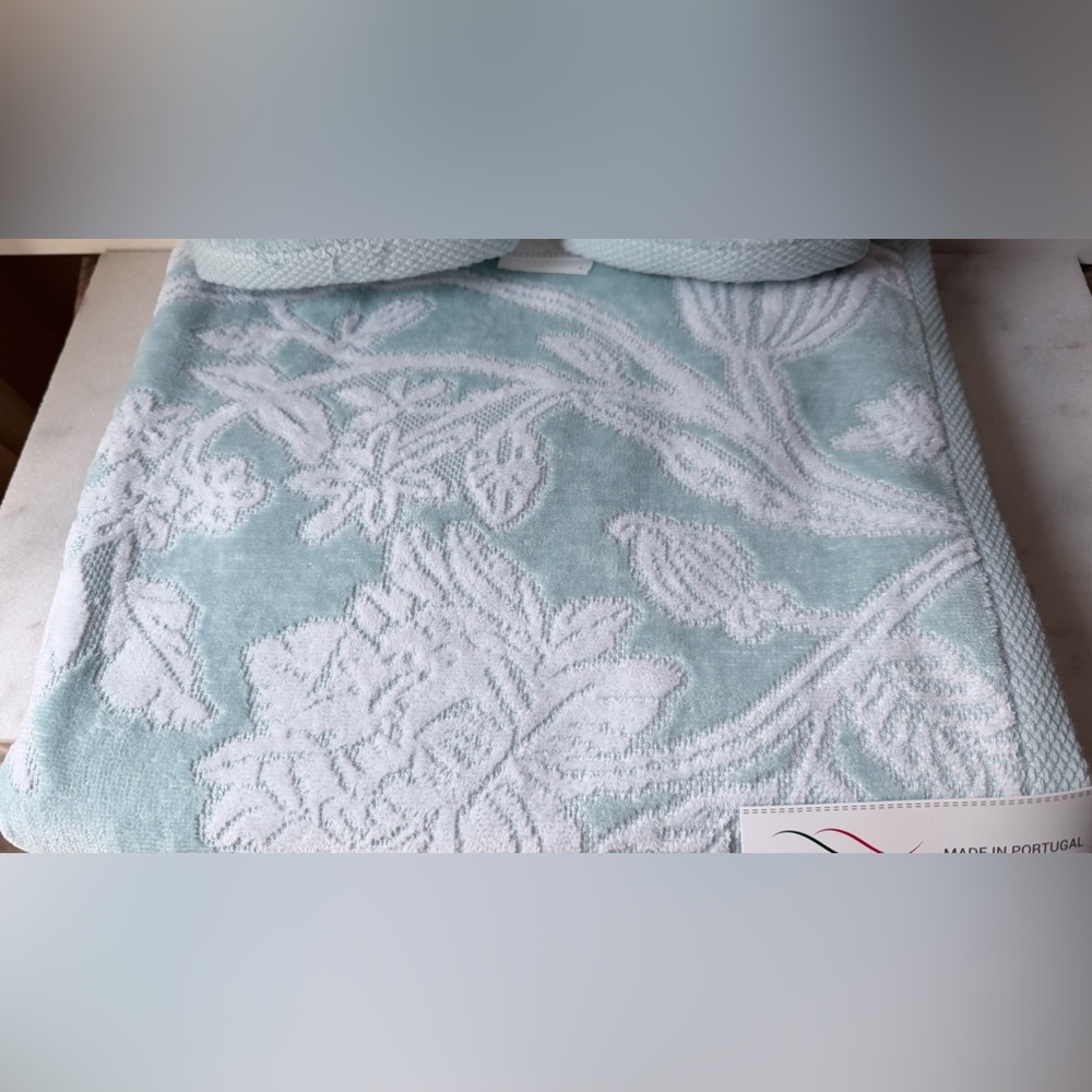 Neiper Aqua Floral Towels set of 8 bath towels - Picture 4 of 16